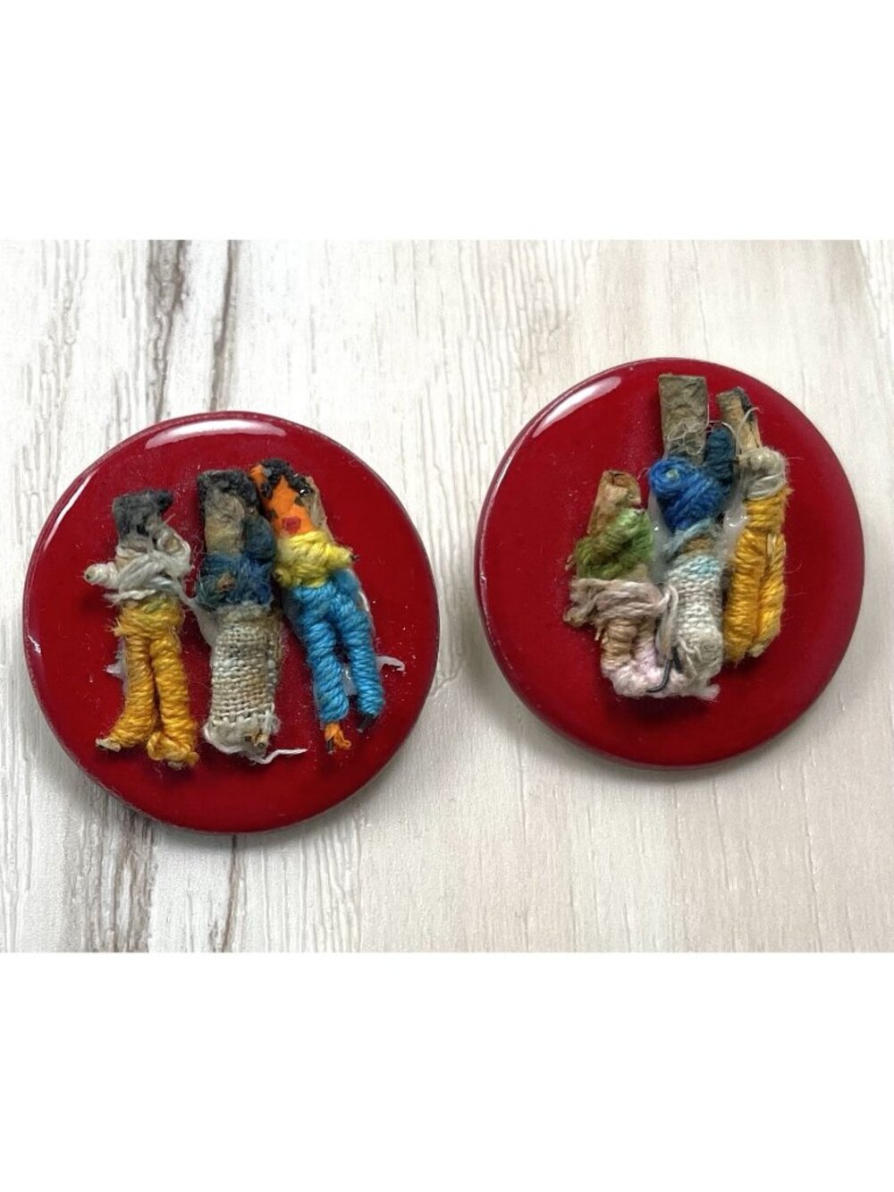 1.5" Red Round Native American Stud Pierced EARRINGS Fabric Figures Folk Art EUC